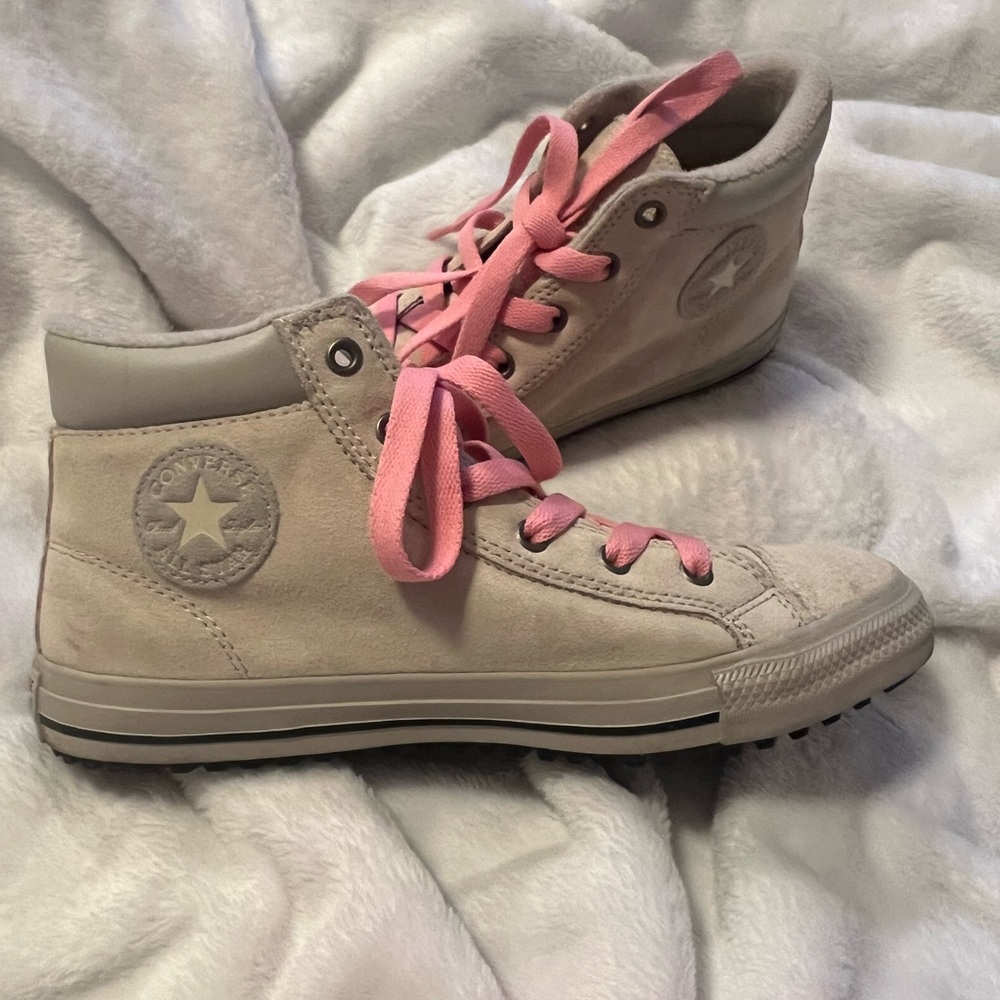 Suede Cream and Pink Converse women’s size 6 - Picture 3 of 7